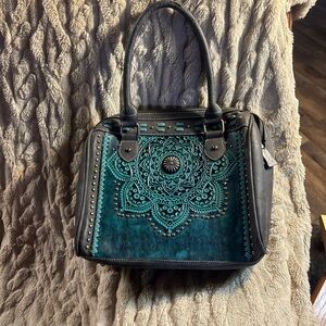 Chic Teal Embroidered Shoulder Bag